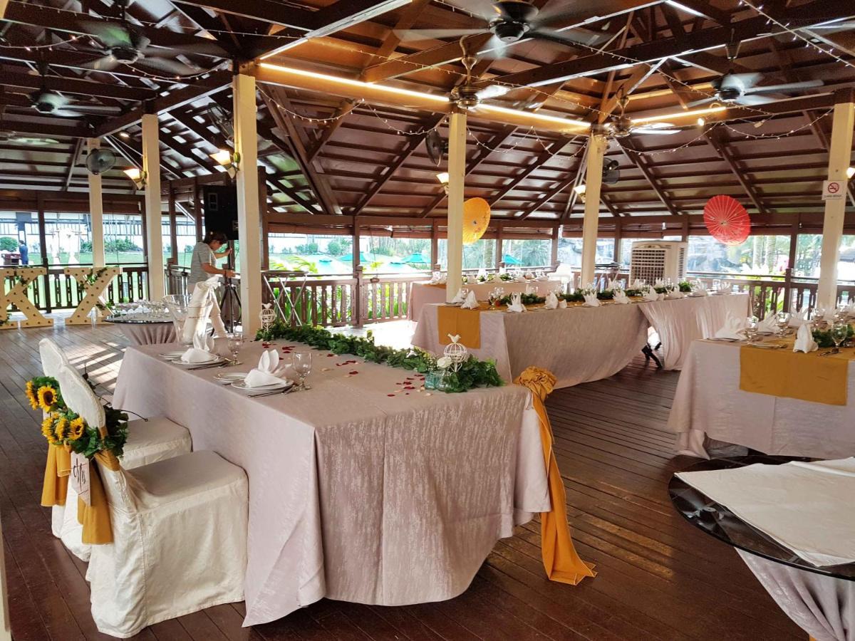 סרי קמבאנגן Mines Beach Resort Hotel מראה חיצוני תמונה