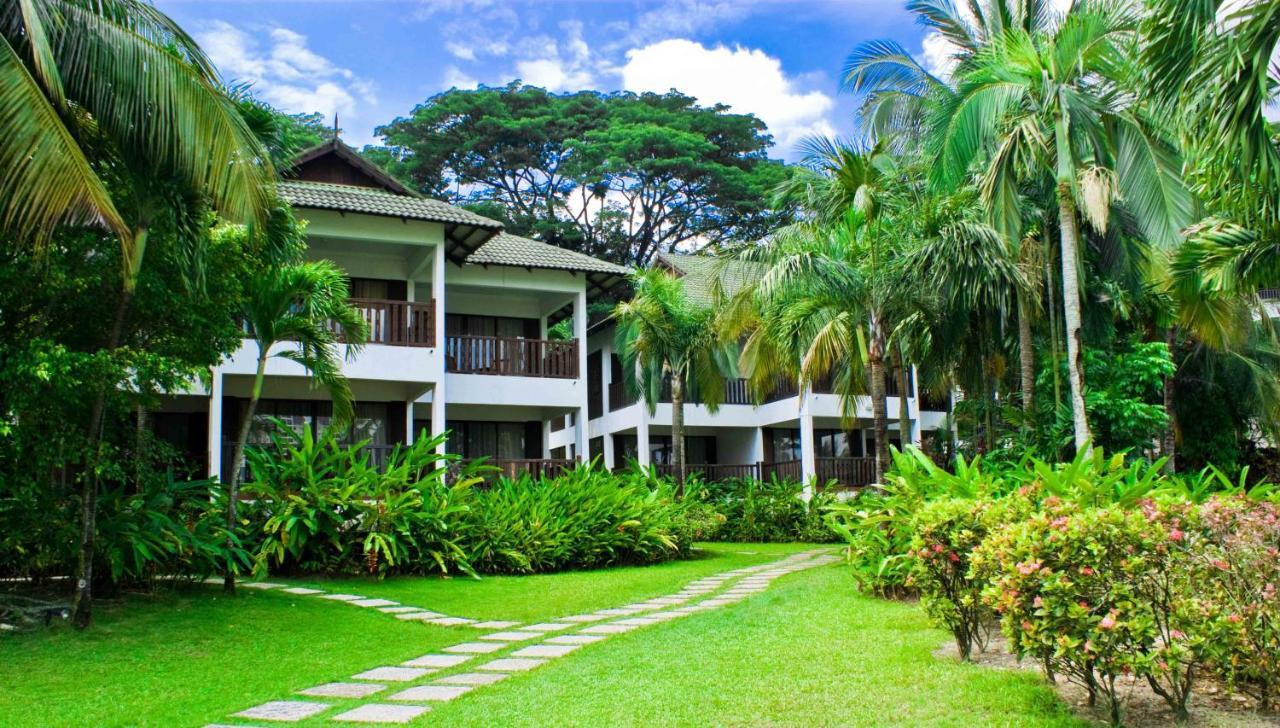 סרי קמבאנגן Mines Beach Resort Hotel מראה חיצוני תמונה