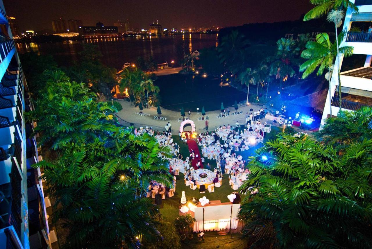 סרי קמבאנגן Mines Beach Resort Hotel מראה חיצוני תמונה