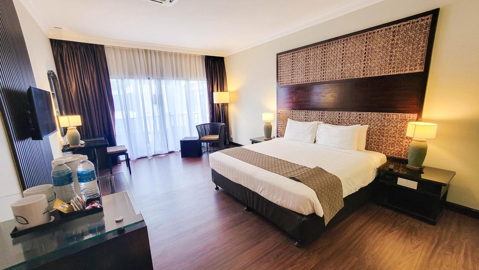 סרי קמבאנגן Mines Beach Resort Hotel מראה חיצוני תמונה