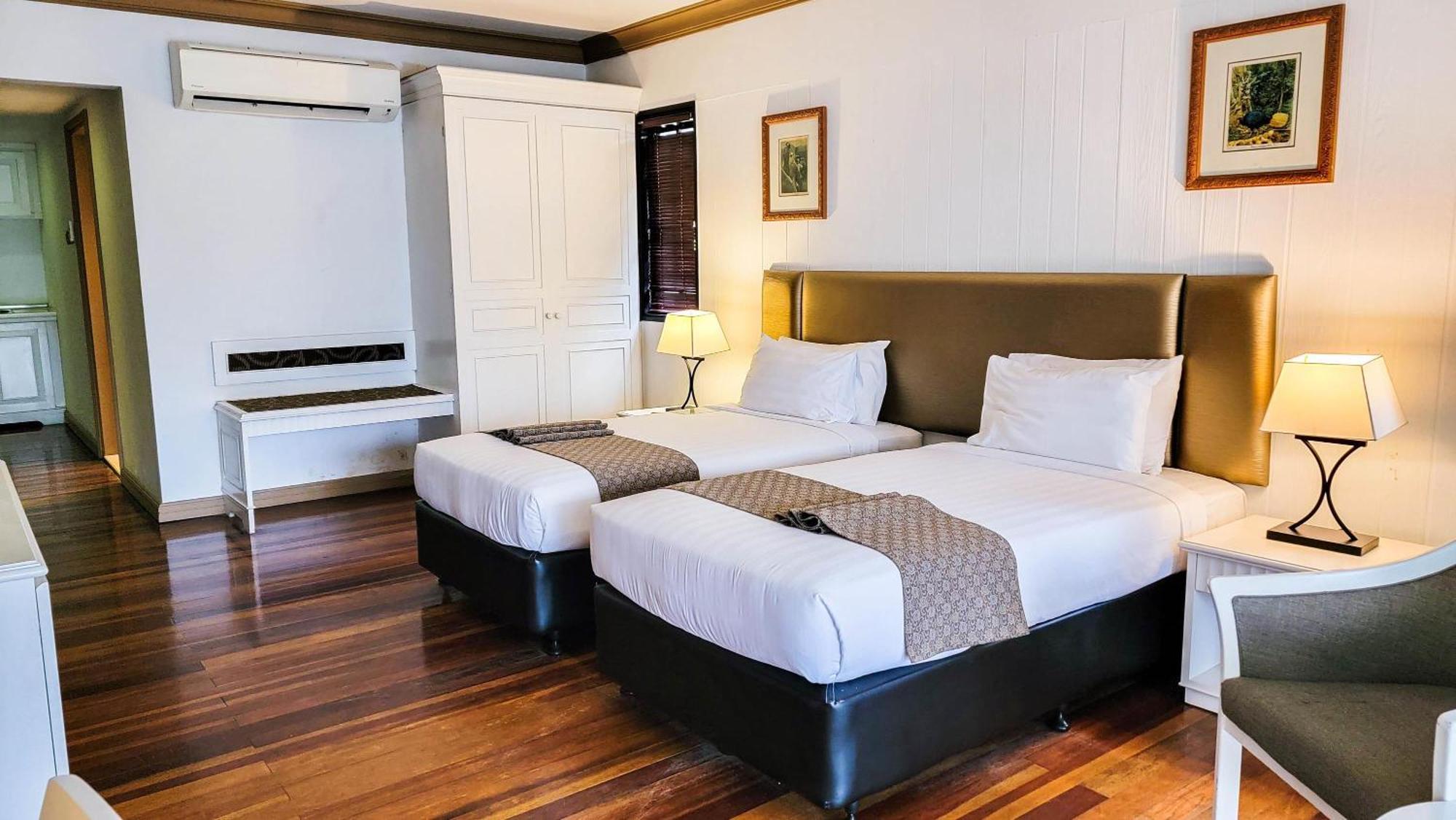 סרי קמבאנגן Mines Beach Resort Hotel מראה חיצוני תמונה